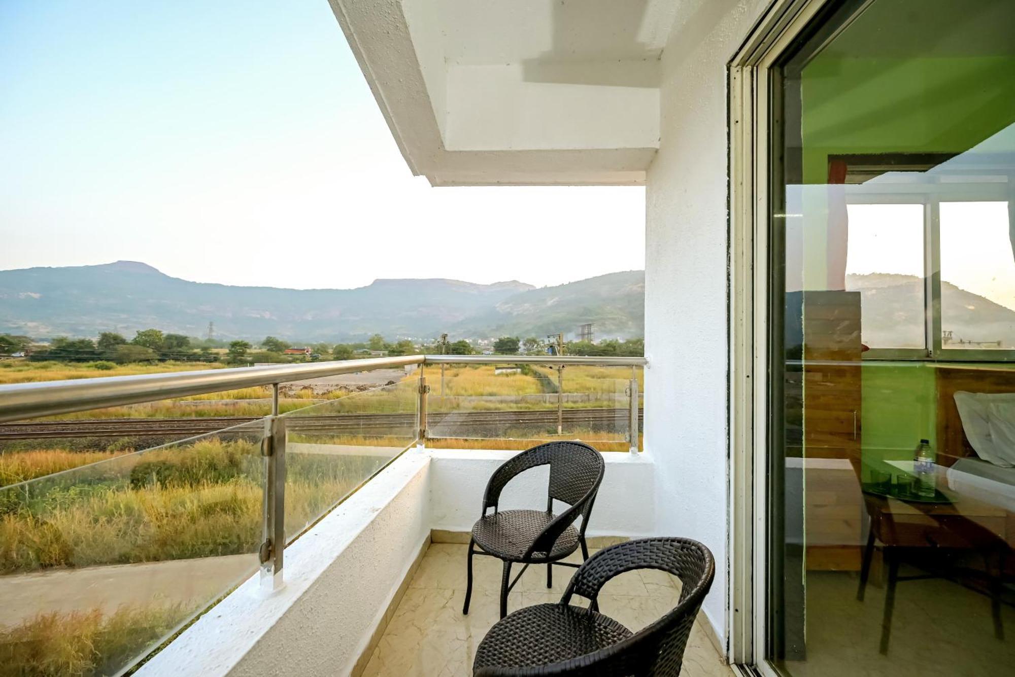 לונבלה Ll Empyrean Stays II 6Bhk Big Daddy Villa II Private Pool II Ac II View Ll מראה חיצוני תמונה