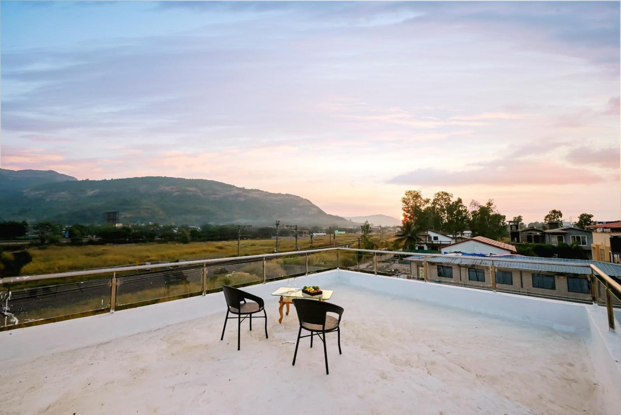 לונבלה Ll Empyrean Stays II 6Bhk Big Daddy Villa II Private Pool II Ac II View Ll מראה חיצוני תמונה